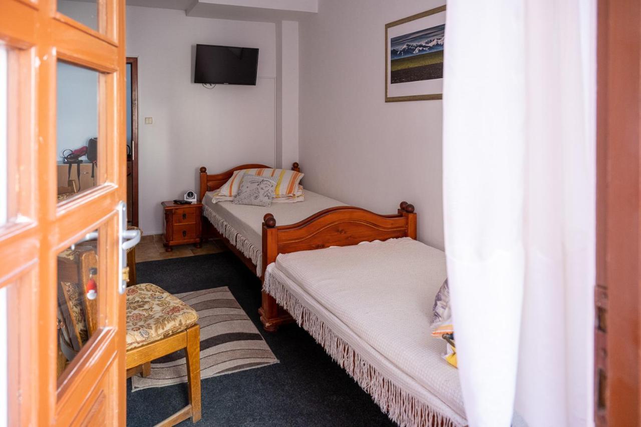 2- posteľová izba s kúpeľňou EMKA v PENZION TRSTENÁ Esterno foto
